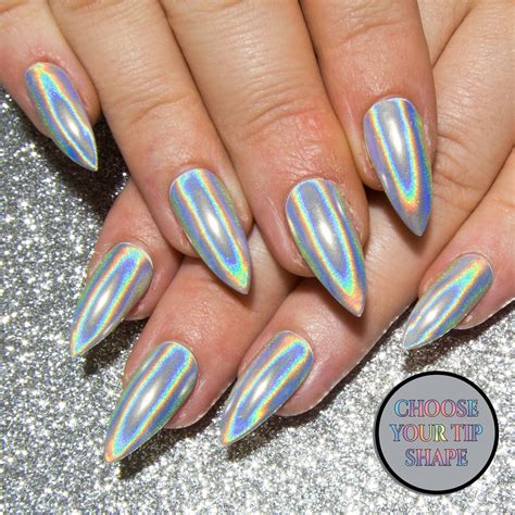 Holographic nail designs with mirror effect